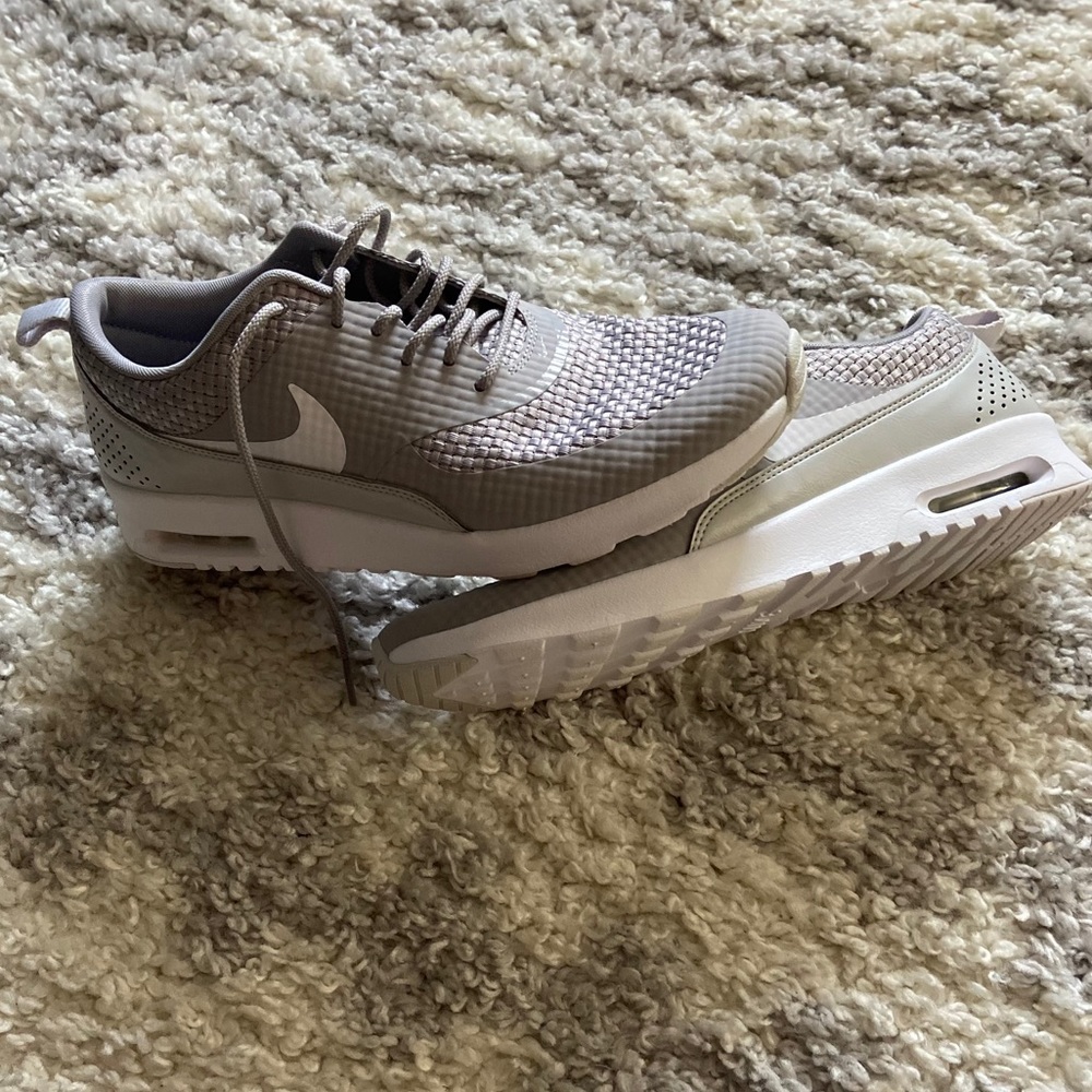 Nike Air Max Thea women’s sneaker Size 9.5